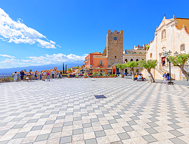 Piazza IX Aprile, Taormina, Sicily, Italy, Mediterranean, Europe