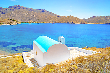 Orthodox chapel overlooking Koutalas Bay, Serifos Island, Cyclades, Greek Islands, Greece, Europe