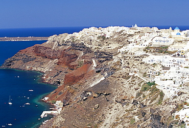 Aerial view of Oia village and coastline, Oia, Santorini (Thira), Cyclades islands, Greece, Mediterranean, Europe