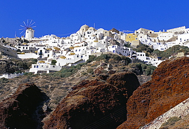 Oia village and volcanic rocks, Santorini (Thira), Cyclades islands, Greece, Mediterranean, Europe