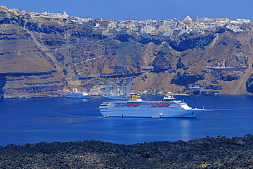 Thira's Gulf and boats, Thira, Santorini, Cyclades Islands, Greece