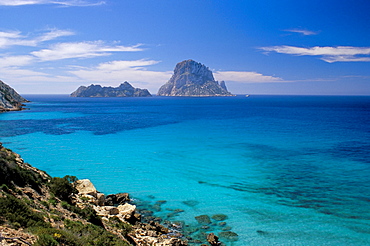 The rocky islet of Es Vedra from Cala d'Hort, near Sant Antoni, Ibiza, Balearic Islands, Spain, Mediterranean, Europe