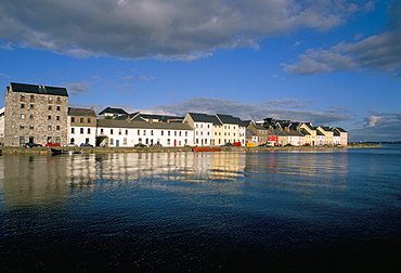 Long Walk view from Claddagh Quay, Galway town, County Galway, Connacht, Eire (Ireland), Europe