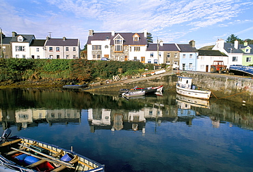 Fishing port, Roundstone village, Connemara, County Galway, Connacht, Eire (Ireland), Europe