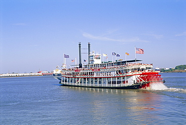 Paddle steamer 'Natchez' on the Mississippi River, New Orleans, Louisiana, USA