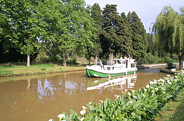 Port d'Homps, Canal du Midi, UNESCO World Heritage Site, Minervois region, Languedoc Roussillon, France, Europe