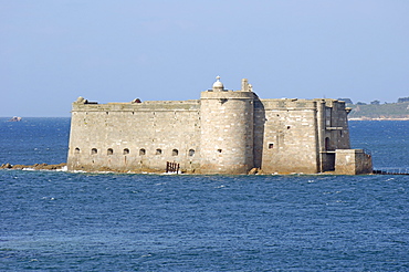 Taureau Castle, built by Vauban in the 17th century, Morlaix Bay, North Finistere, Brittany, France, Europe