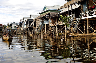 Kampong Phluk, a cluster of three villages of stilt houses on the floodplain of the Tonle Sap Lake, southeast of Siem Reap, Cambodia, Indochina, Southeast Asia, Asia