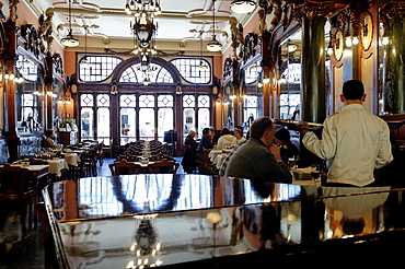 Famous Majestic Cafe, reminiscent of the early 20th century, Rua Santa Catarina, Oporto, Portugal, Europe