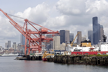 Seafront and harbour, Elliott Bay, Seattle, Washington State, United States of America, North America