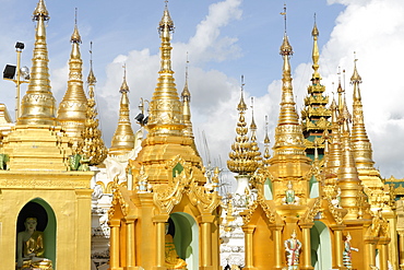 The Shwedagon Pagoda, Yangon (Rangoon), Yangon region, Republic of the Union of Myanmar (Burma), Asia 