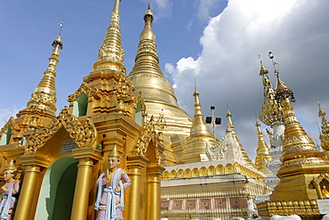 The Shwedagon Pagoda, Yangon (Rangoon), Yangon region, Republic of the Union of Myanmar (Burma), Asia