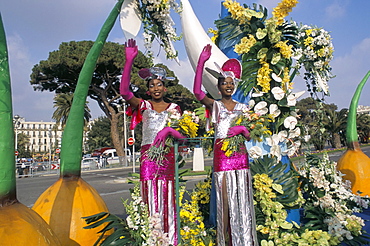 Carnival parade, Battle of the Flowers, Promenade des Anglais, Nice, Alpes-Maritimes, Provence, France, Europe