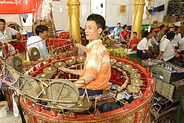 The hsaing waing, a traditional Burmese folk musical ensemble, Festival of Ko Myo Shin, one of the most important nats (spirits) of the national pantheon, Pyin U Lwin (Maymyo), Mandalay Division, Republic of the Union of Myanmar (Burma), Asia 