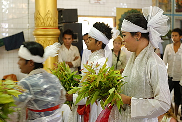 Festival of Ko Myo Shin, one of the most important nats (spirits) of the national pantheon, Pyin U Lwin (Maymyo), Mandalay Division, Republic of the Union of Myanmar (Burma), Asia 