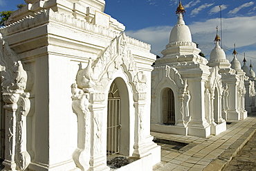 The Kuthodaw Pagoda, Mandalay city, Mandalay Division, Republic of the Union of Myanmar (Burma), Asia 