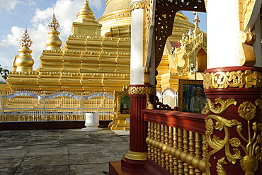 The Kuthodaw Pagoda, Mandalay city, Mandalay Division, Republic of the Union of Myanmar (Burma), Asia 