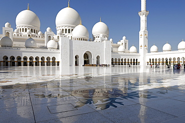 The Sheikh Zayed Grand Mosque, Abu Dhabi, United Arab Emirates, Middle East