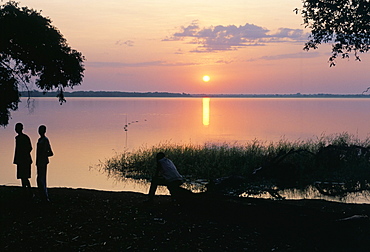 Deepa village, in are of the Anouak (Anuak) ethnic people, edge of Lake Tata, Ilubador state, Ethiopia, Africa