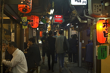 Yokocho piss alley, open street restaurants, food stalls, Shinjuku, Tokyo, Japan, Asia