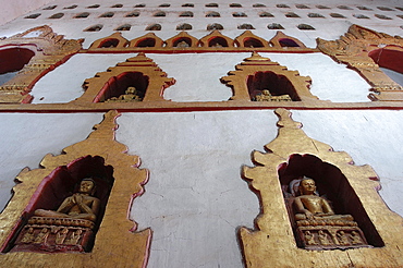 Hundreds of Buddha statues, Ananda Temple, Bagan (Pagan), Myanmar (Burma), Asia