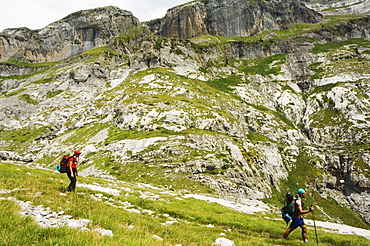 Hiking trail and hikers in the Canon de Anisclo (Anisclo Canyon), Ordesa y Monte Perdido National Park, Aragon, Spain, Europe