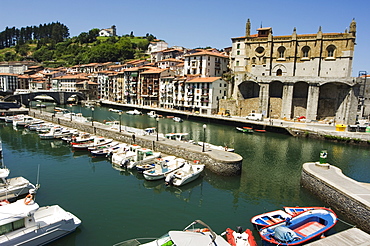 Ondarroa harbour, Basque Country, Euskadi, Spain, Europe