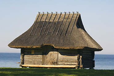 Traditional thatched roof farmhouse, National Open Air Museum, Rocca Al Mar, Tallinn, Estonia, Baltic States, Europe