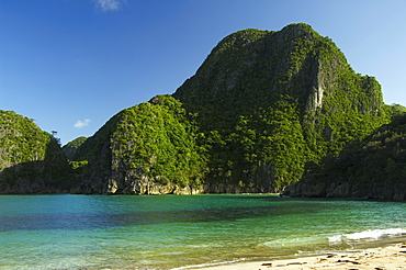 Gota beach and limestone cliffs, Camarines Sur, Caramoan National Park, Bicol Province, southeast Luzon, Philippines, Southeast Asia, Asia