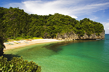 Fishing boats on Gota Beach, Camarines Sur, Caramoan National Park, Bicol Province, southeast Luzon, Philippines, Southeast Asia, Asia