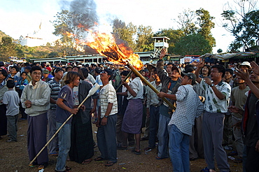 Taunggi hot air balloon festival, Taunggi, Myanmar (Burma), Asia