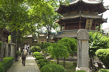 The Great Mosque located in the Muslim Quarter home to the citys Hui community, Xian City, Shaanxi Province, China, Asia