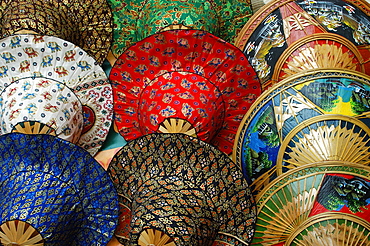 Colourful hats, Damnoen Saduak Floating Market, Bangkok, Thailand, Southeast Asia, Asia