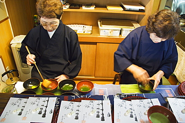 Green tea being made for Tea Ceremony at Hokoku-ji Temple founded in 1334 by grandfather of Ashikaga Takauji first Ashikaga Shogun, Kamakura City, Kanagawa Prefecture, Honshu Island, Japan, Asia