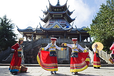 Girls dancing in traditional costume, Zhangjiajie Forest Park, Wulingyuan Scenic Area, UNESCO World Heritage Site, Hunan Province, China,  Asia