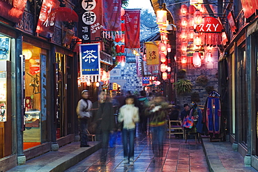 Jinling street bars at night, Chengdu, Sichuan Province, China, Asia