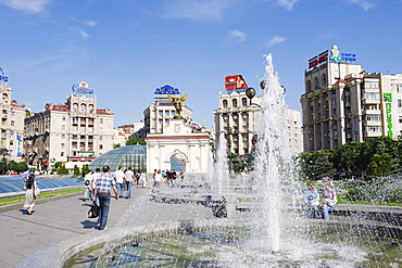 Maidan Nezalezhnosti (Independence Square), Kiev, Ukraine, Europe