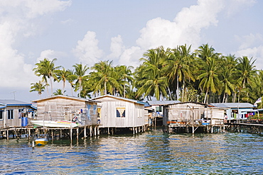 Stilt houses, Mabul Island Dive Centre, Sabah, Borneo, Malaysia, Southeast Asia, Asia