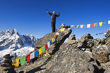 Prayer flags, view from Gokyo Ri, 5483m, Gokyo, Solu Khumbu Everest Region, Sagarmatha National Park, Himalayas, Nepal, Asia