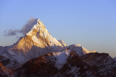 Sunset on Ama Dablam, 6812m, Solu Khumbu Everest Region, Sagarmatha National Park, Himalayas, Nepal, Asia