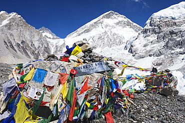 Prayer flags at the Everest Base Camp sign, Solu Khumbu Everest Region, Sagarmatha National Park, Himalayas, Nepal, Asia