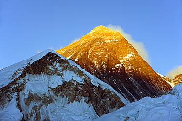 Sunset on Mount Everest, 8850m, Solu Khumbu Everest Region, Sagarmatha National Park, Himalayas, Nepal, Asia