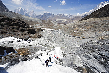 Ice climbing in Chukhung Valley, Solu Khumbu Everest Region, Sagarmatha National Park, Himalayas, Nepal, Asia