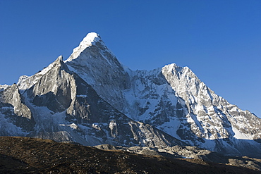 Ama Dablam 6812m, Solu Khumbu Everest Region, Sagarmatha National Park, Himalayas, Nepal, Asia