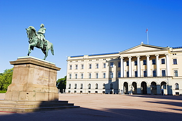 Equestrian statue of King Karl Johan, Det Kongelige Slott (Royal Palace), Oslo, Norway, Scandinavia, Europe