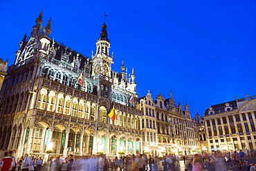 Hotel de Ville (Town Hall) in the Grand Place illuminated at night, UNESCO World Heritage Site, Brussels, Belgium, Europe