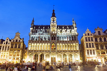 Hotel de Ville (Town Hall) in the Grand Place illuminated at night, UNESCO World Heritage Site, Brussels, Belgium, Europe