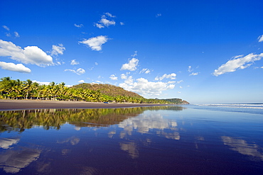 Beach at Playa Sihuapilapa, Pacific Coast, El Salvador, Central America