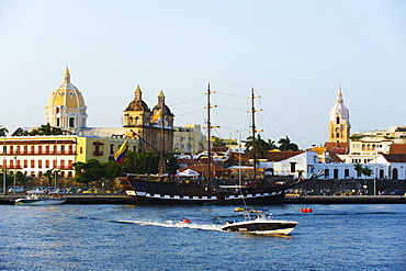 Harbour area, Old Town, UNESCO World Heritage Site, Cartagena, Colombia, South America