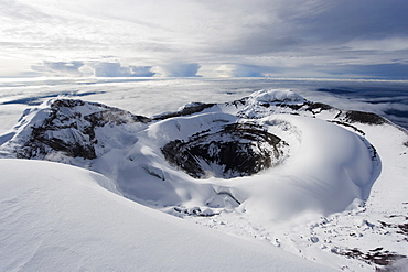 Summit crater, Volcan Cotopaxi, 5897m, the highest active volcano in the world, Ecuador, South America